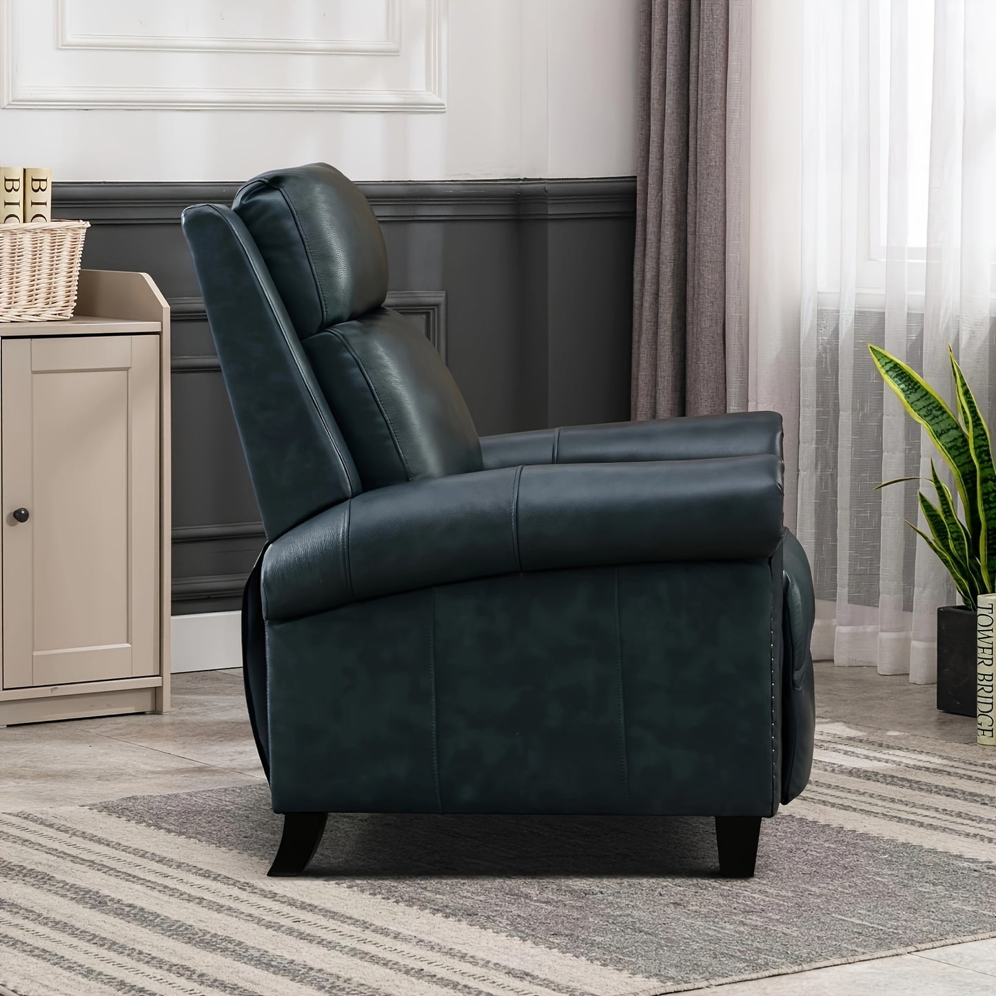 Classic and Traditional Recliner